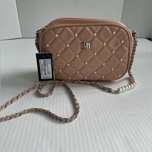 NWT Badgley Mischka diamond quilted pearl camera bag